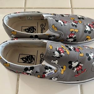 Disney Vans. Women’s size 8. New in box.